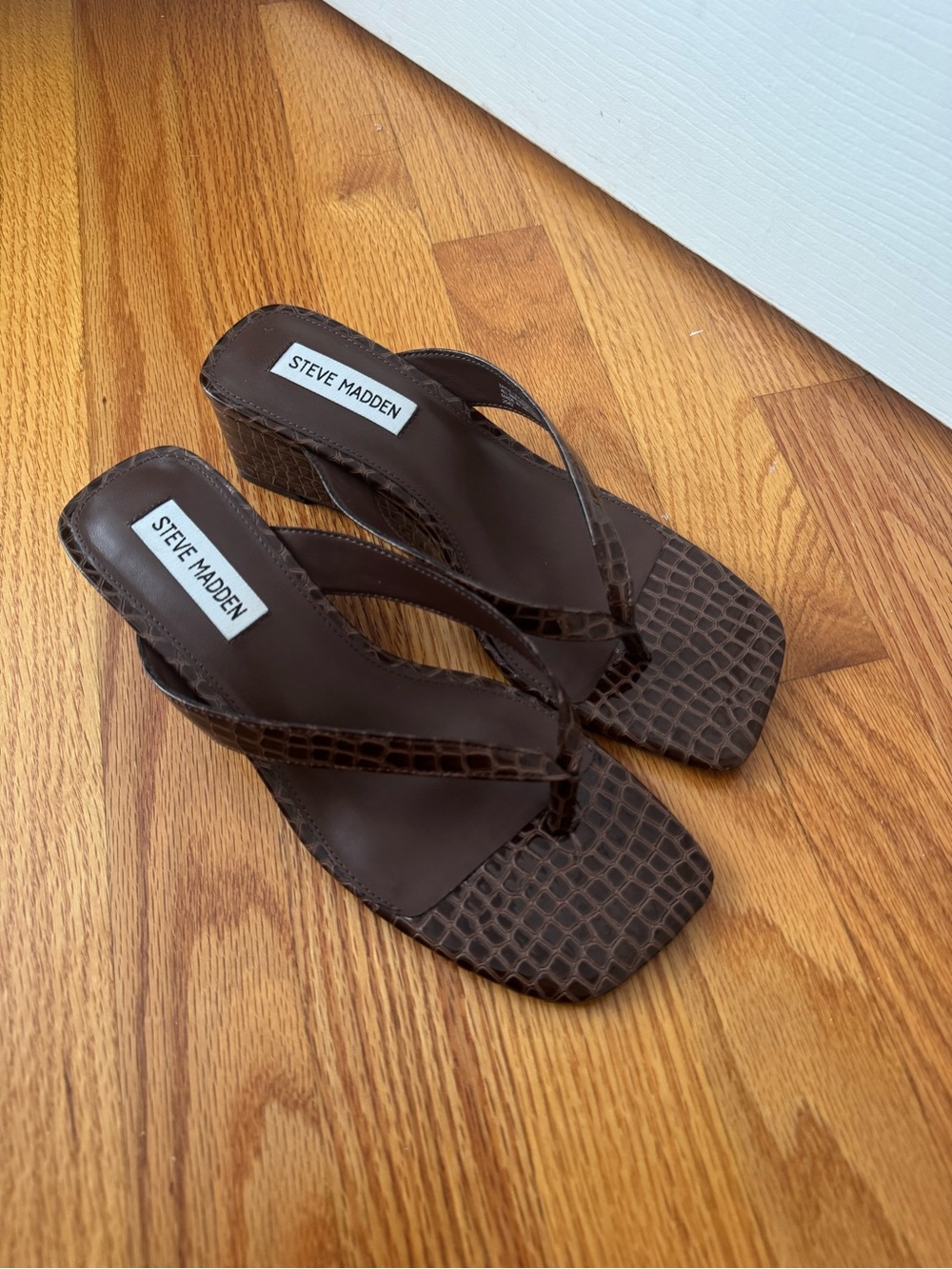 Steve Madden Dark Brown Croc-Embossed Wedge Thong Sandals